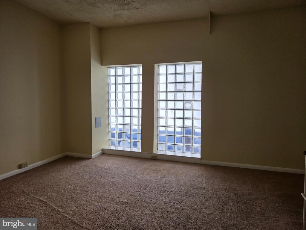 907 CAROLINE STREET Unit: 9
