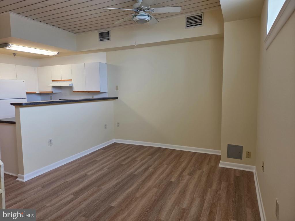 907 CAROLINE STREET Unit: 9