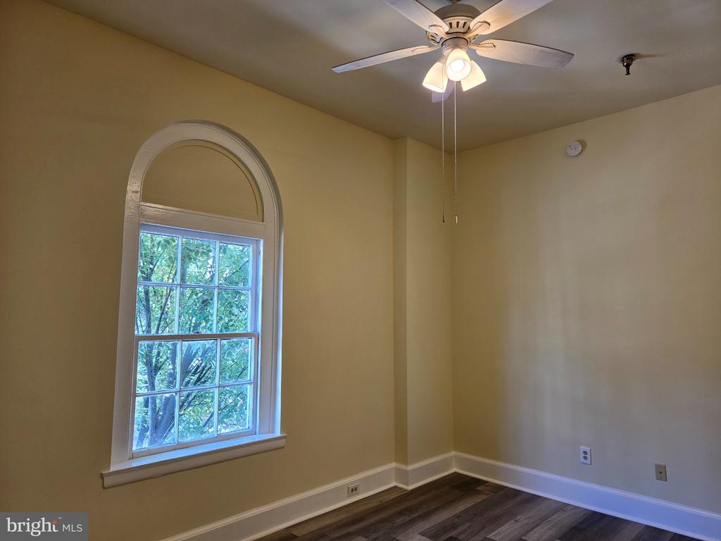 907 CAROLINE STREET Unit: 16