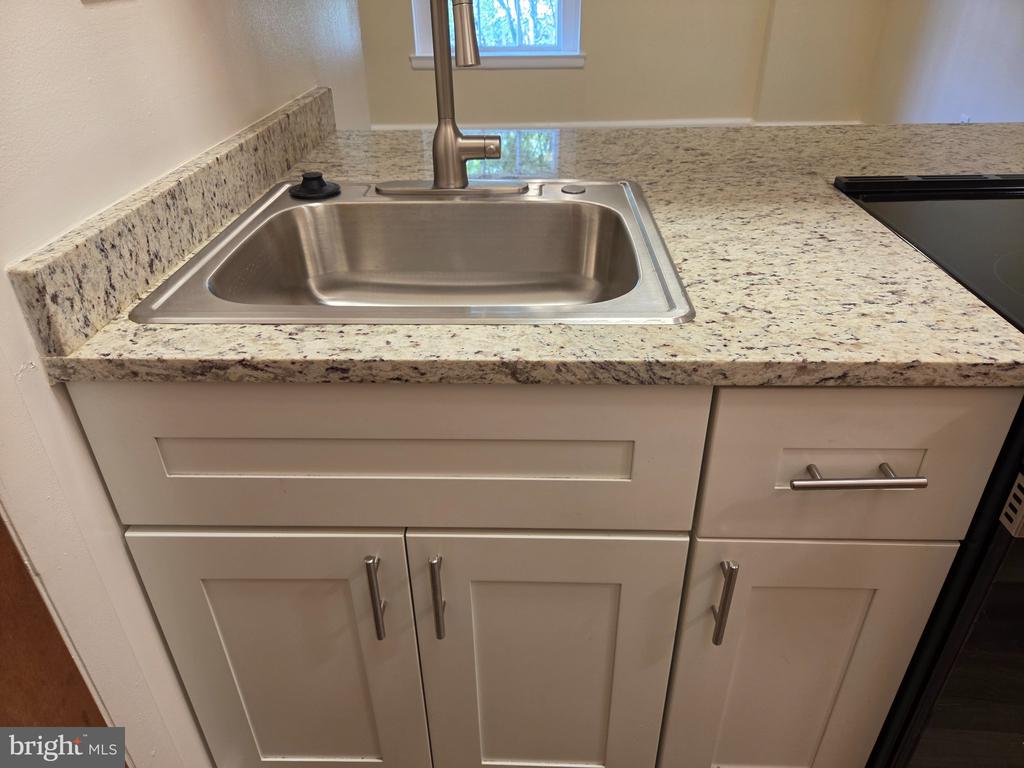 907 CAROLINE STREET Unit: 16