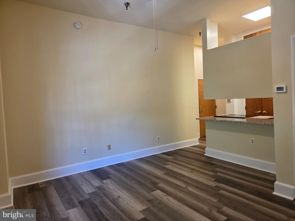 907 CAROLINE STREET Unit: 16