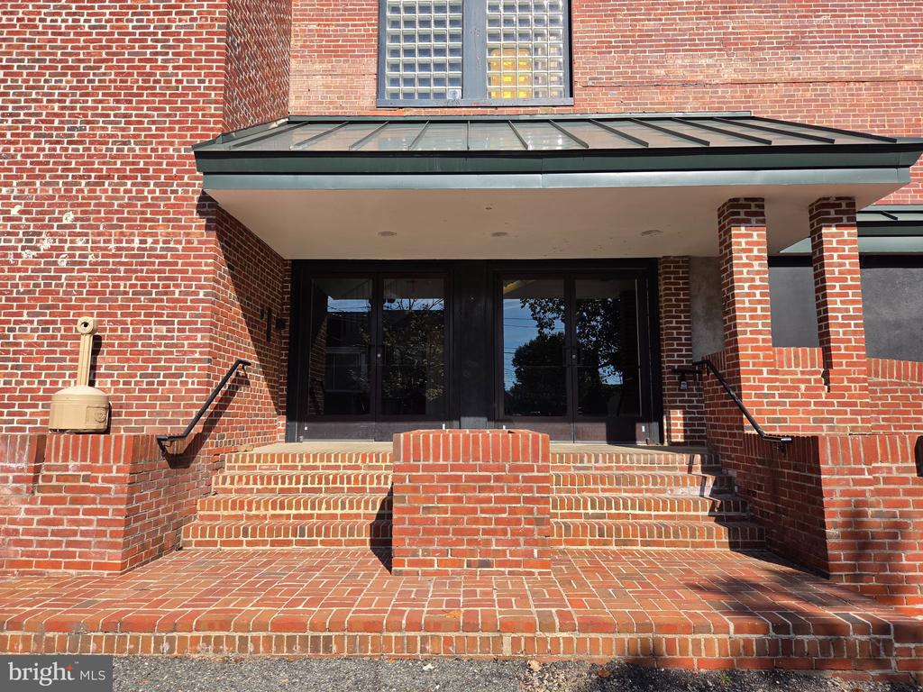 907 CAROLINE STREET Unit: 16