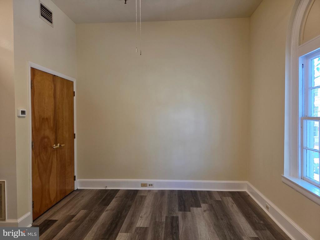 907 CAROLINE STREET Unit: 16