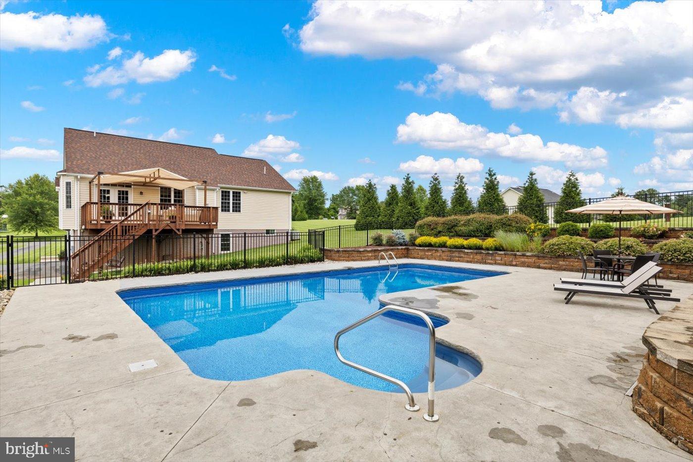 7025 SYCAMORE SPRINGS DRIVE