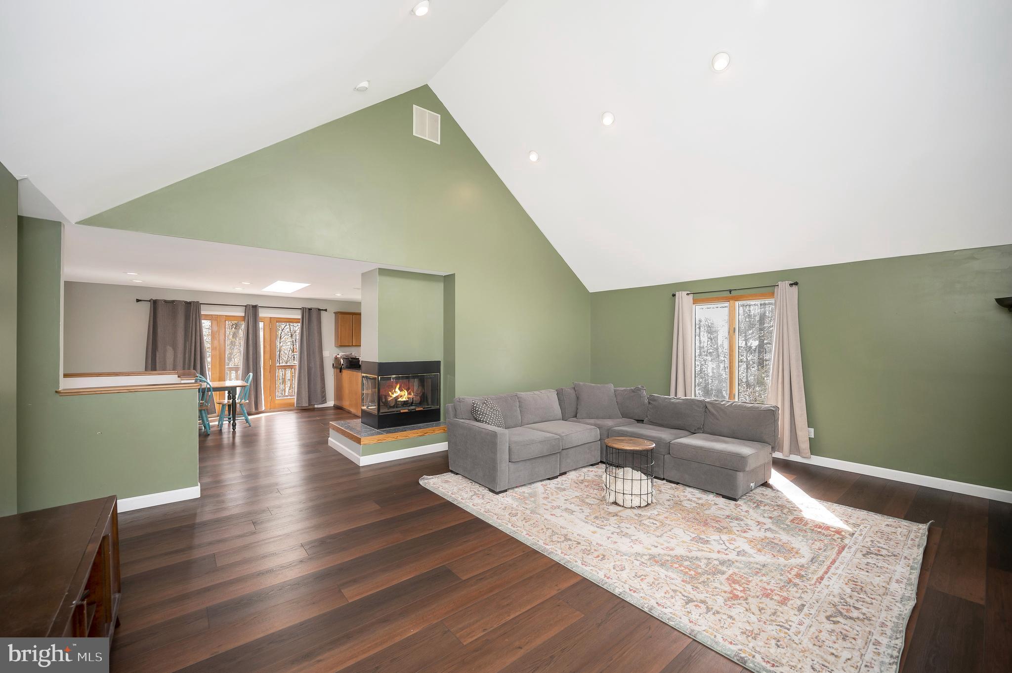 330 HORSESHOE RD