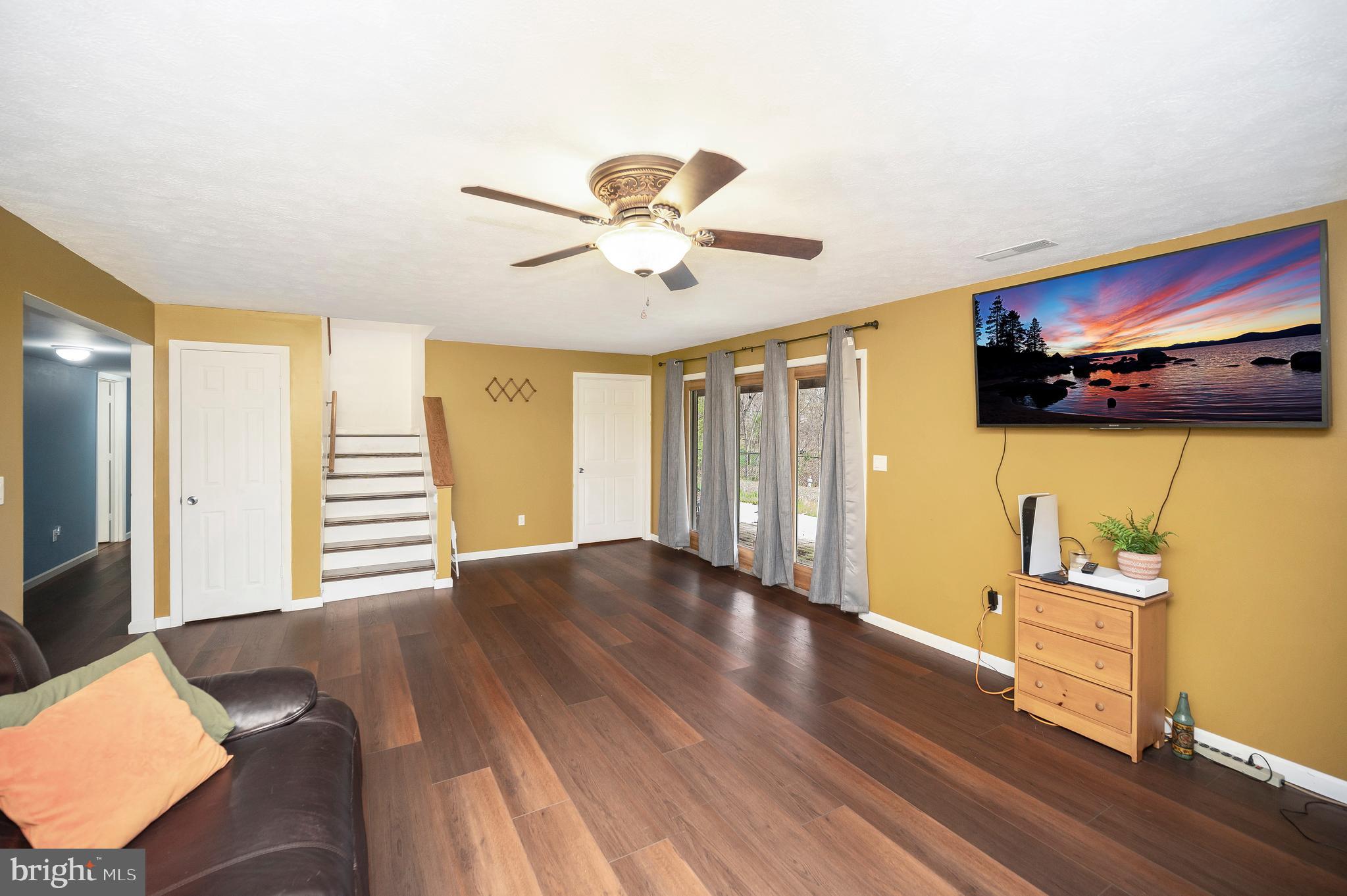 330 HORSESHOE RD