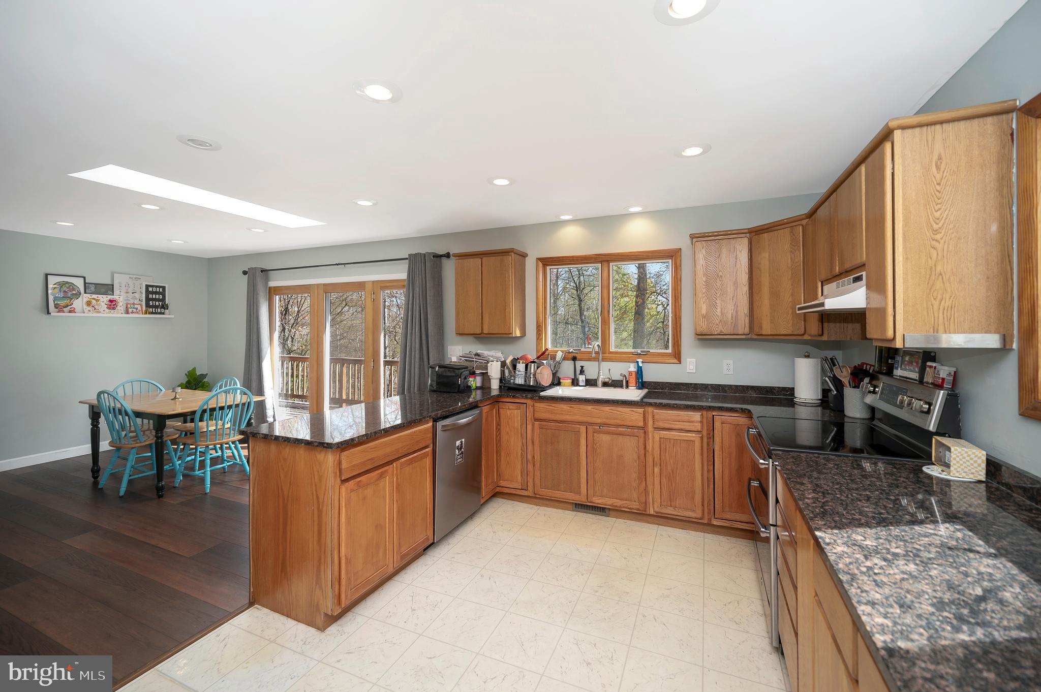330 HORSESHOE RD