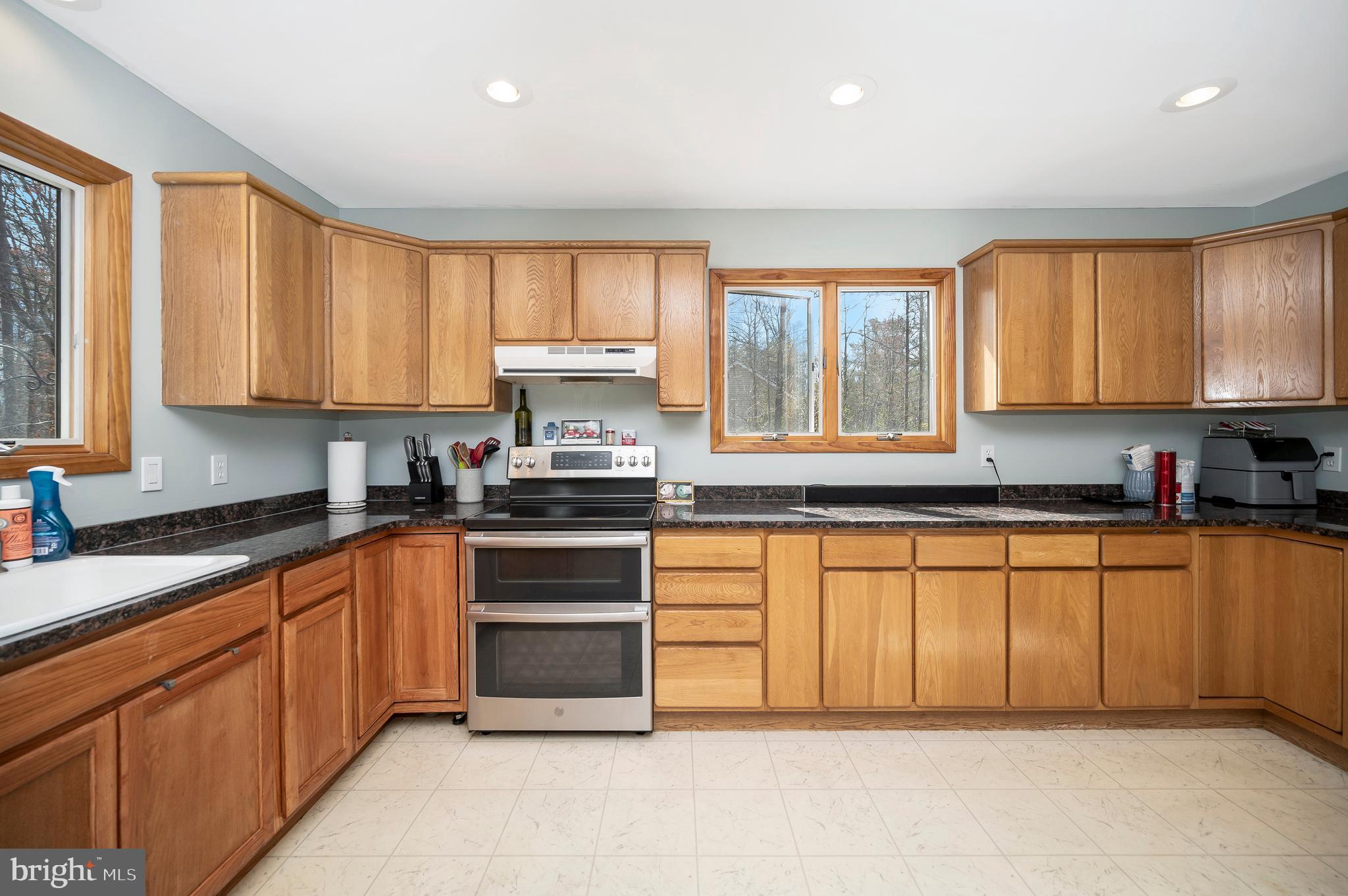 330 HORSESHOE RD