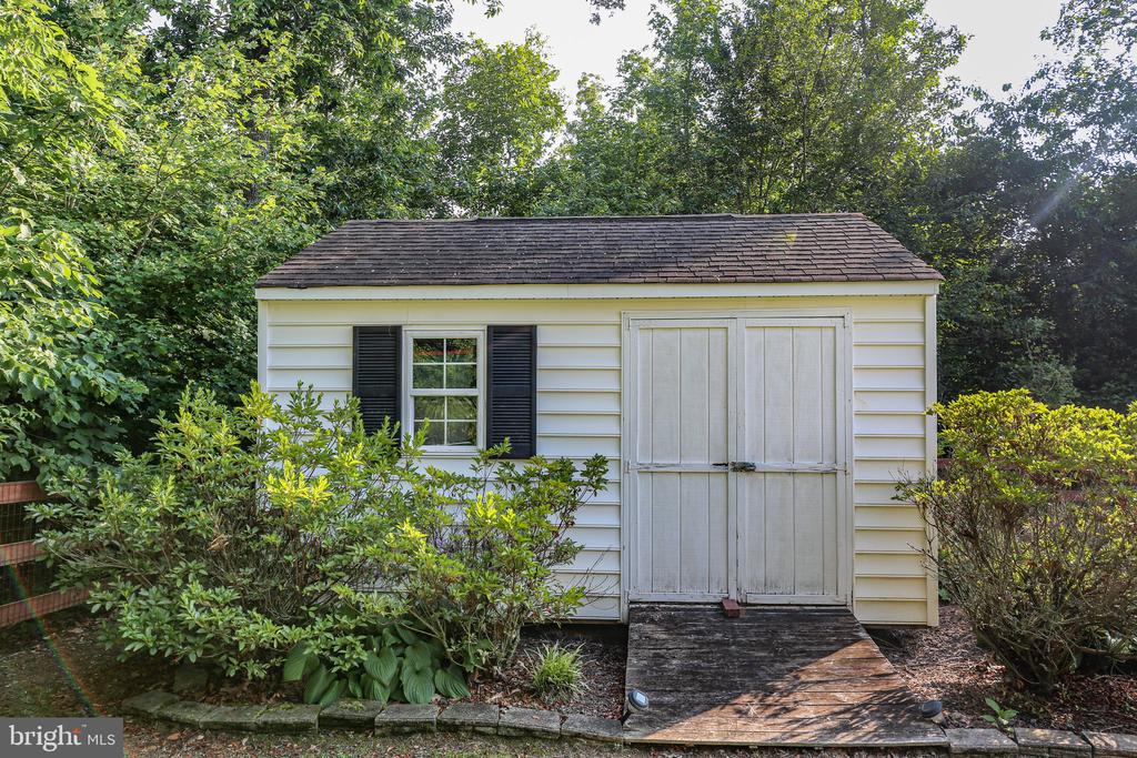 17024 White Pine Rd
