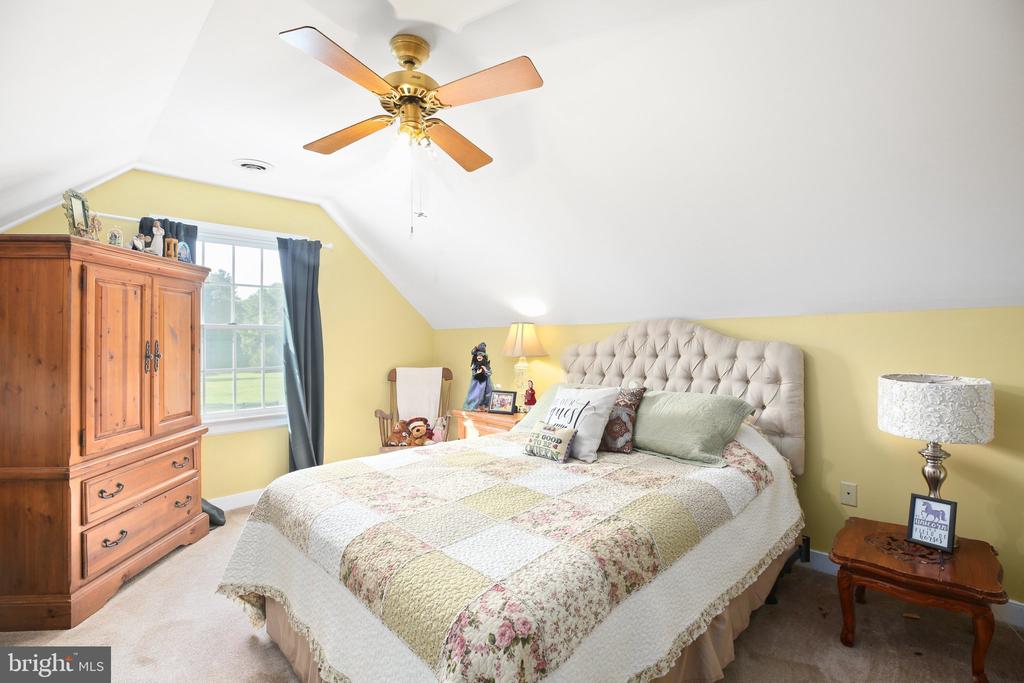 17024 White Pine Rd