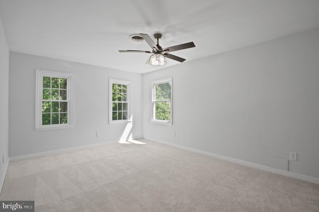 9281 DRAWBRIDGE ROAD