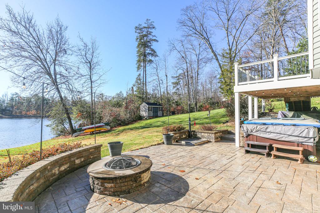 7398 Jackson Dr