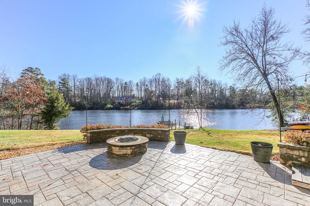 7398 Jackson Dr