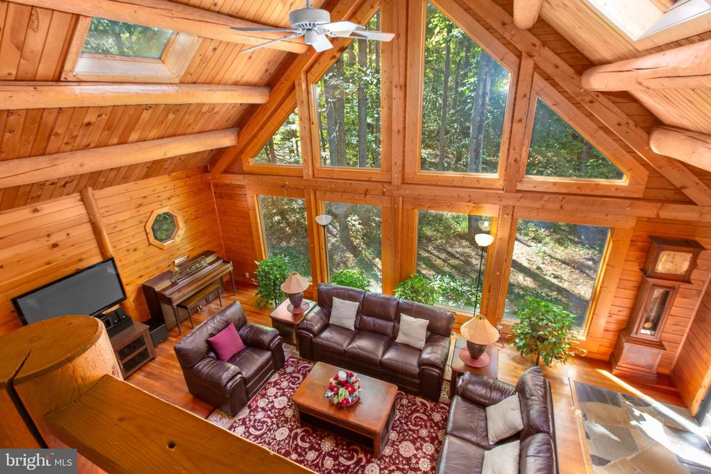 12135 CANTERBURY COURT