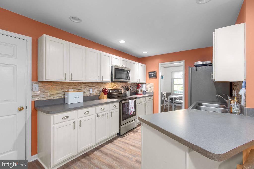 8863 SHERMAN CIRCLE
