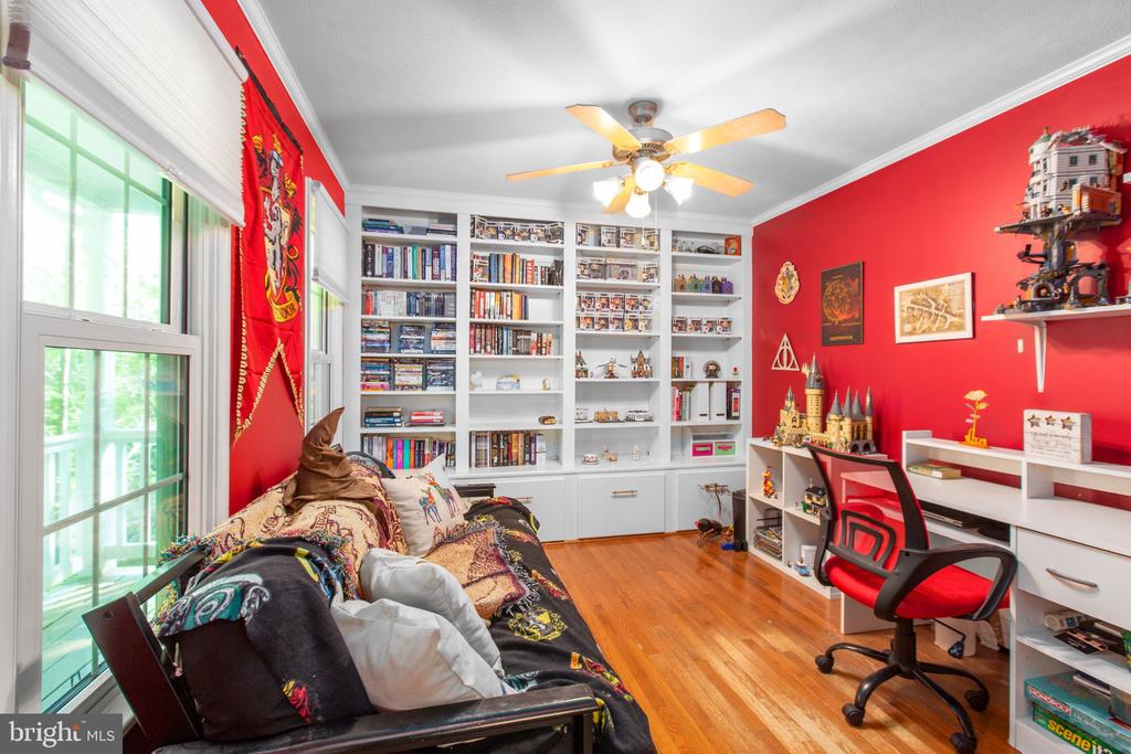 8863 SHERMAN CIRCLE