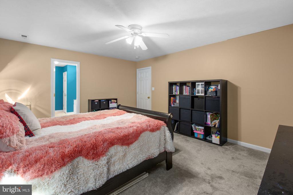8863 SHERMAN CIRCLE
