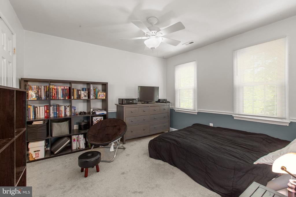 8863 SHERMAN CIRCLE