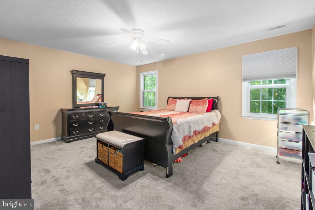 8863 SHERMAN CIRCLE