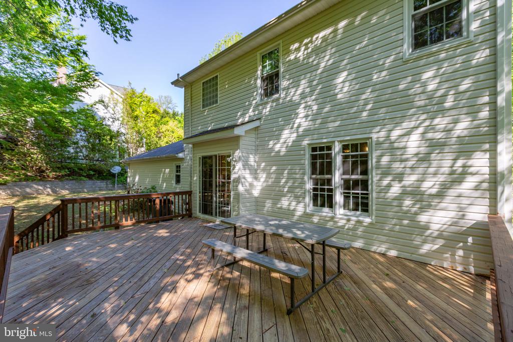 8863 SHERMAN CIRCLE