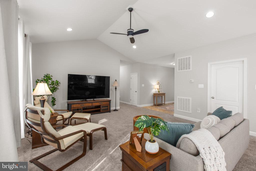 7121 POTOMAC LANDING DRIVE