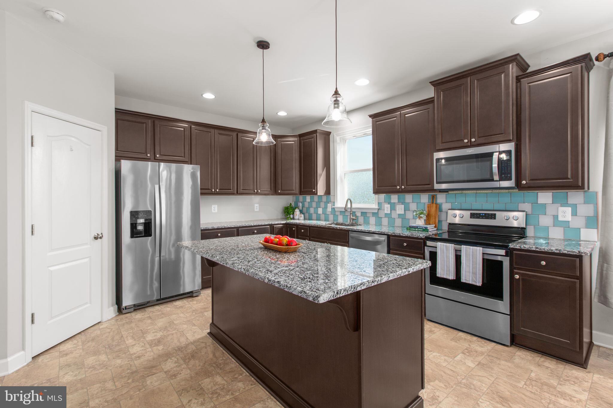 7121 POTOMAC LANDING DRIVE