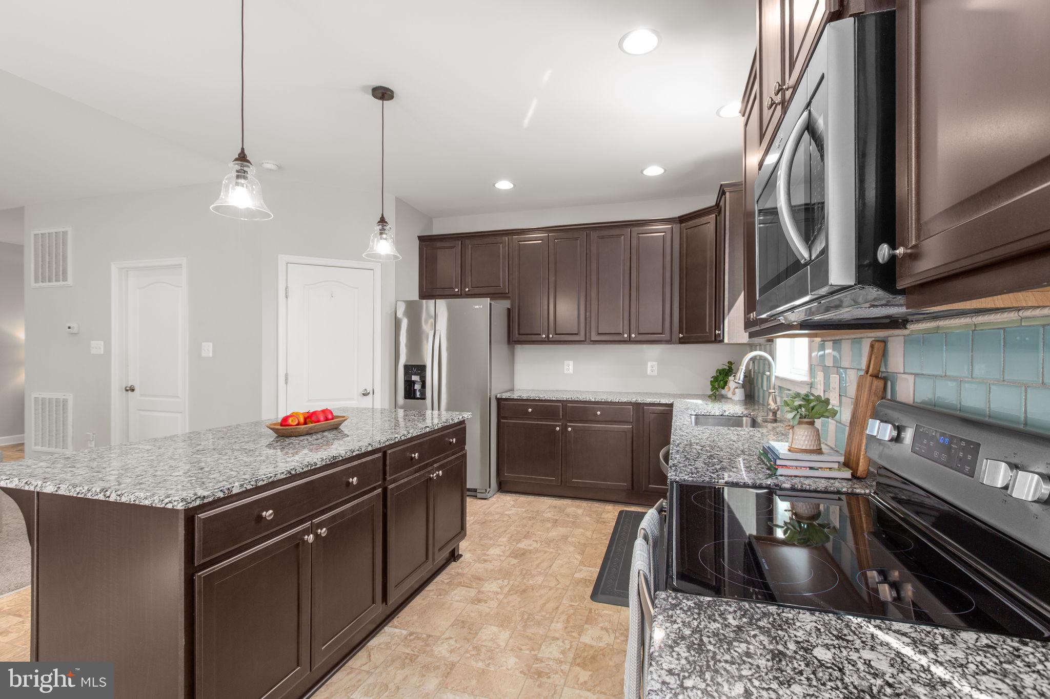 7121 POTOMAC LANDING DRIVE