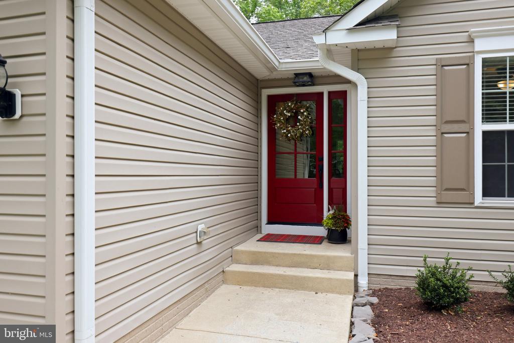 7039 ANTLER LANE
