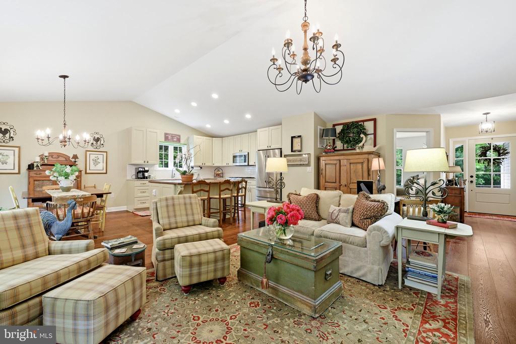 7039 ANTLER LANE