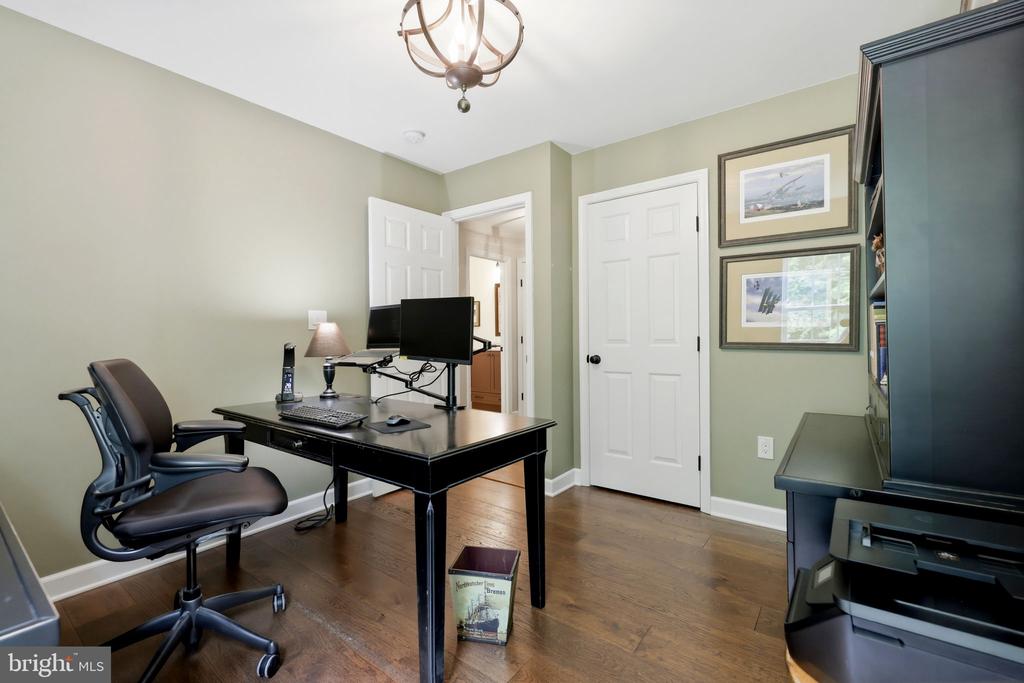7039 ANTLER LANE