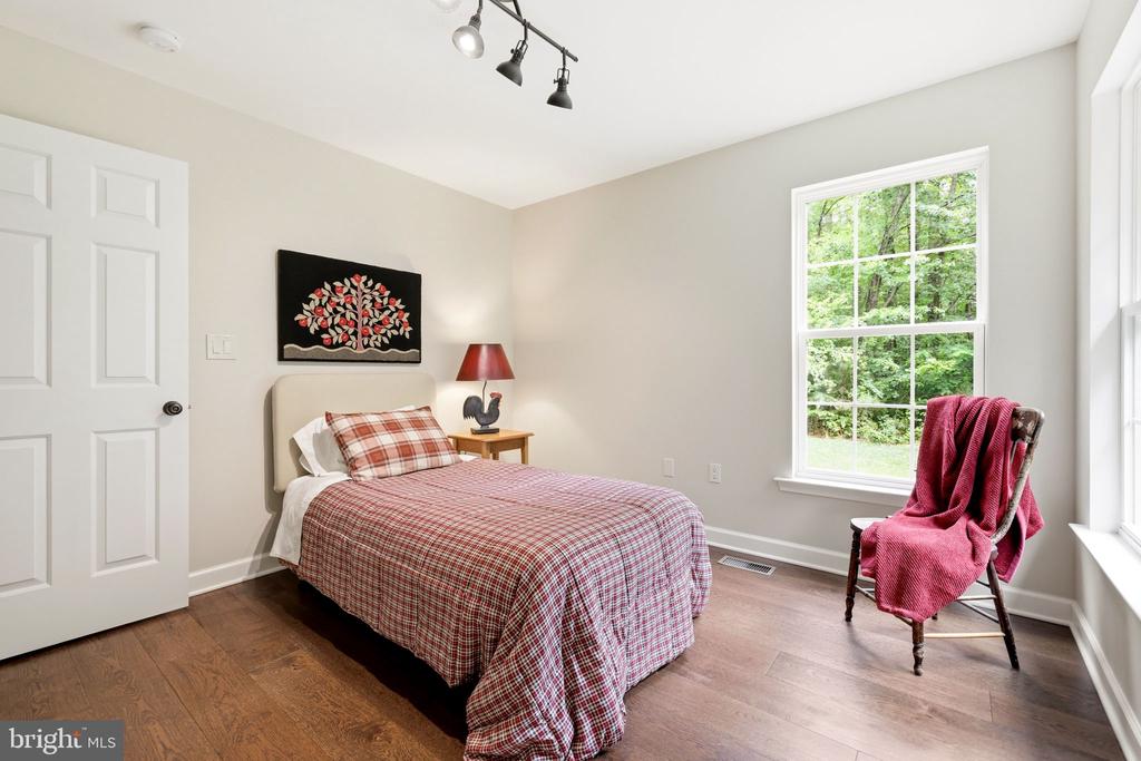 7039 ANTLER LANE