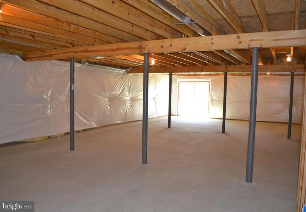 7039 ANTLER LANE