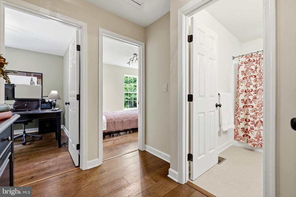 7039 ANTLER LANE