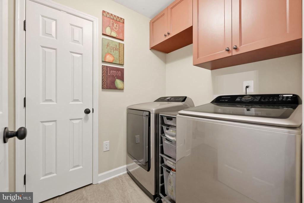 7039 ANTLER LANE