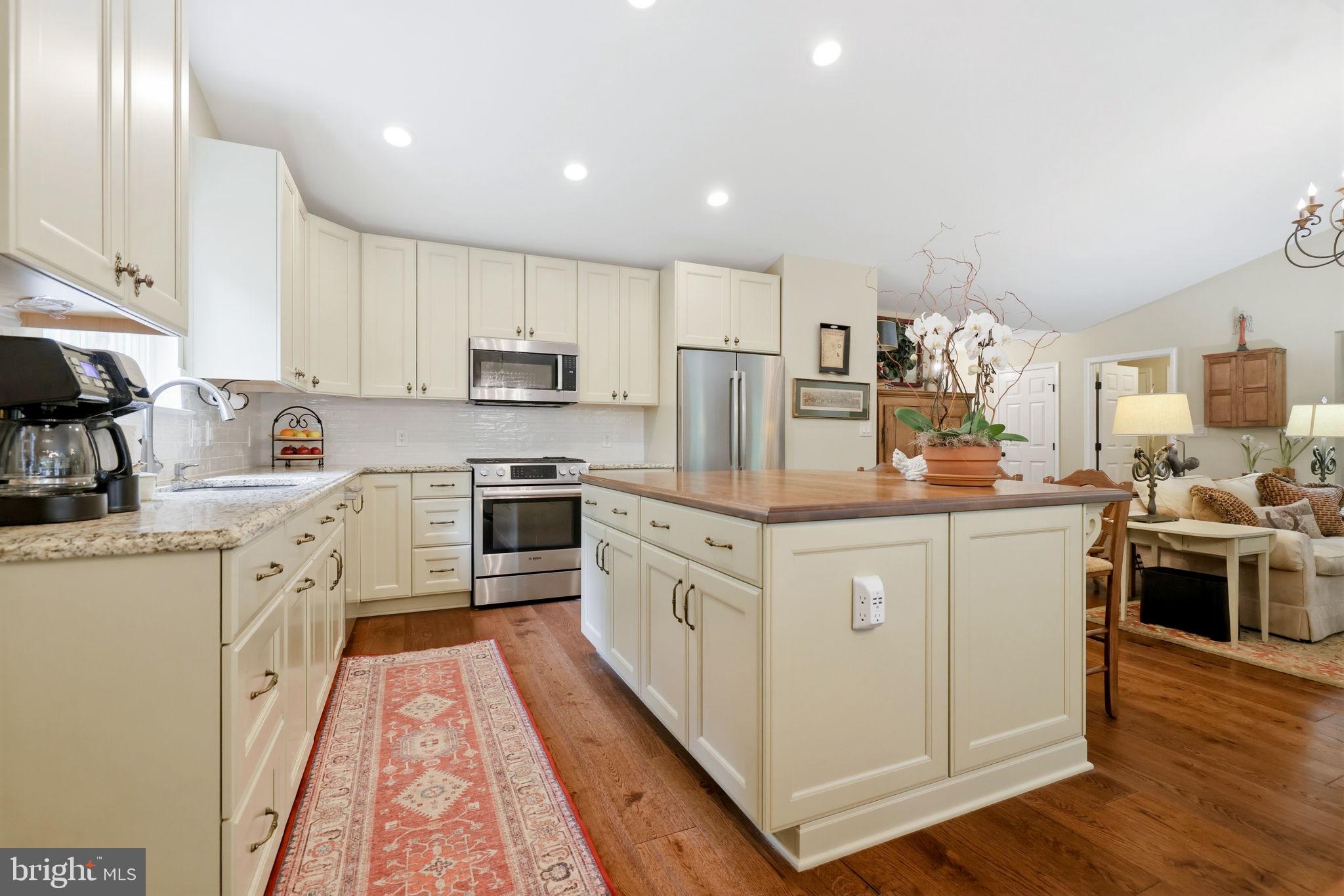7039 ANTLER LANE