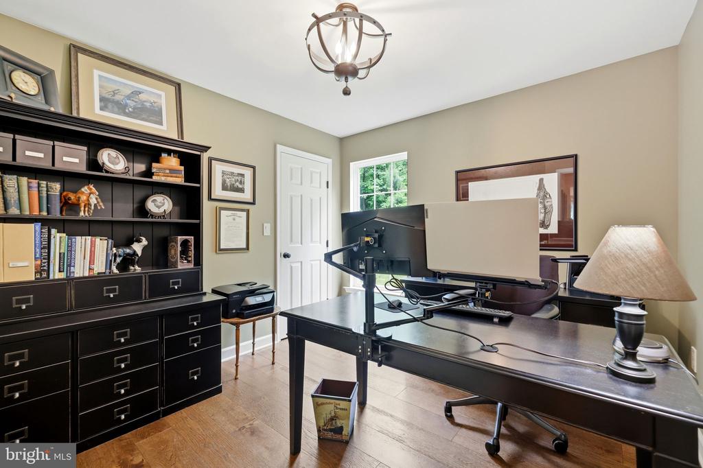 7039 ANTLER LANE