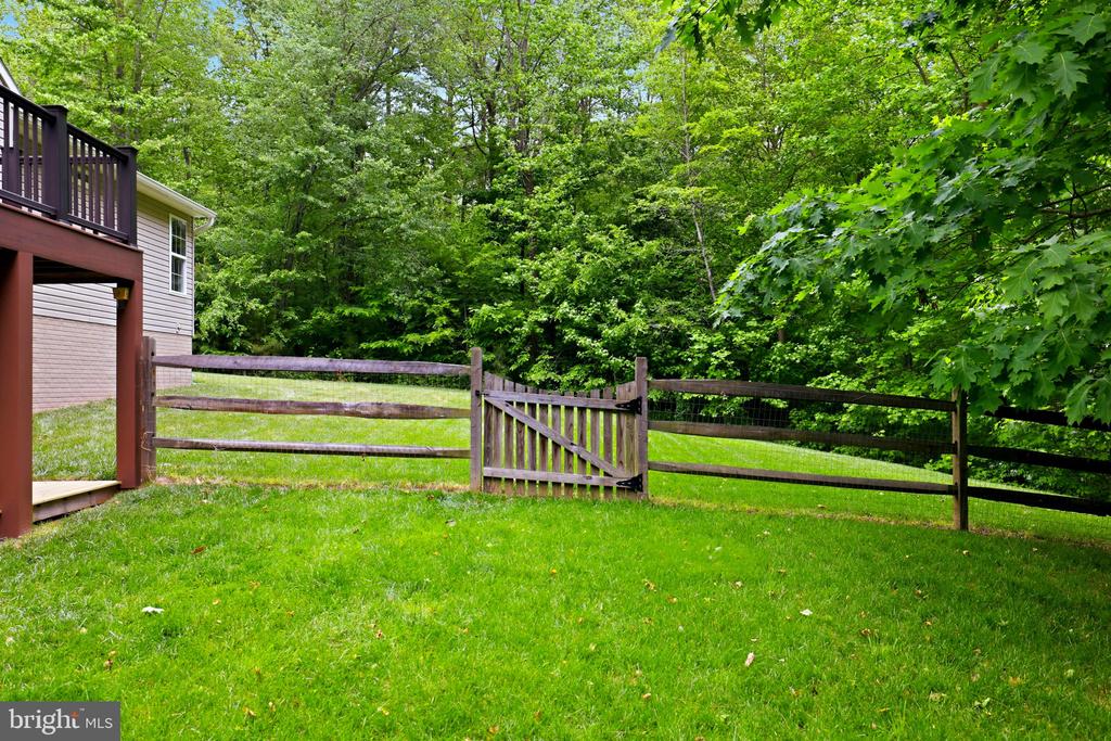 7039 ANTLER LANE