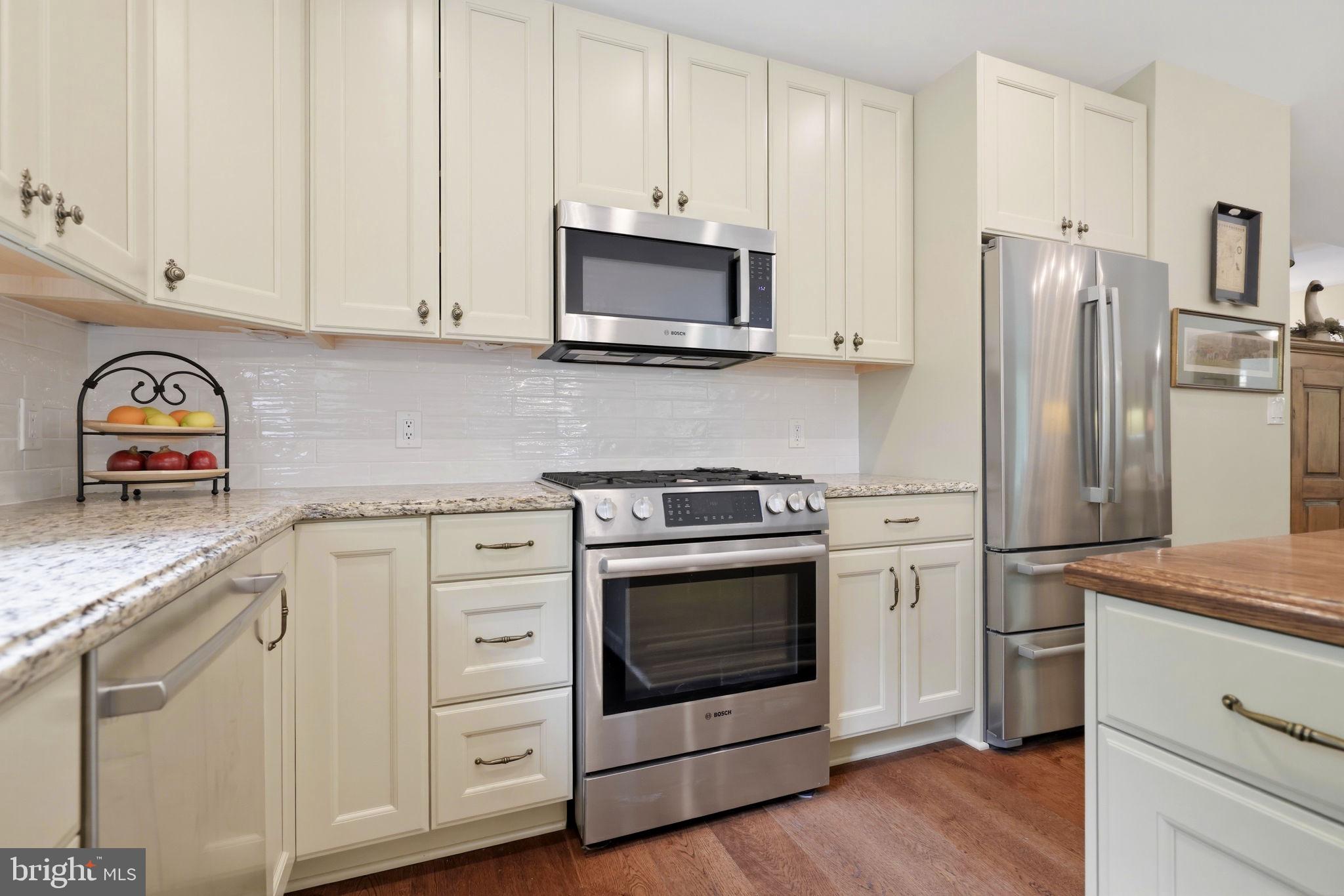 7039 ANTLER LANE