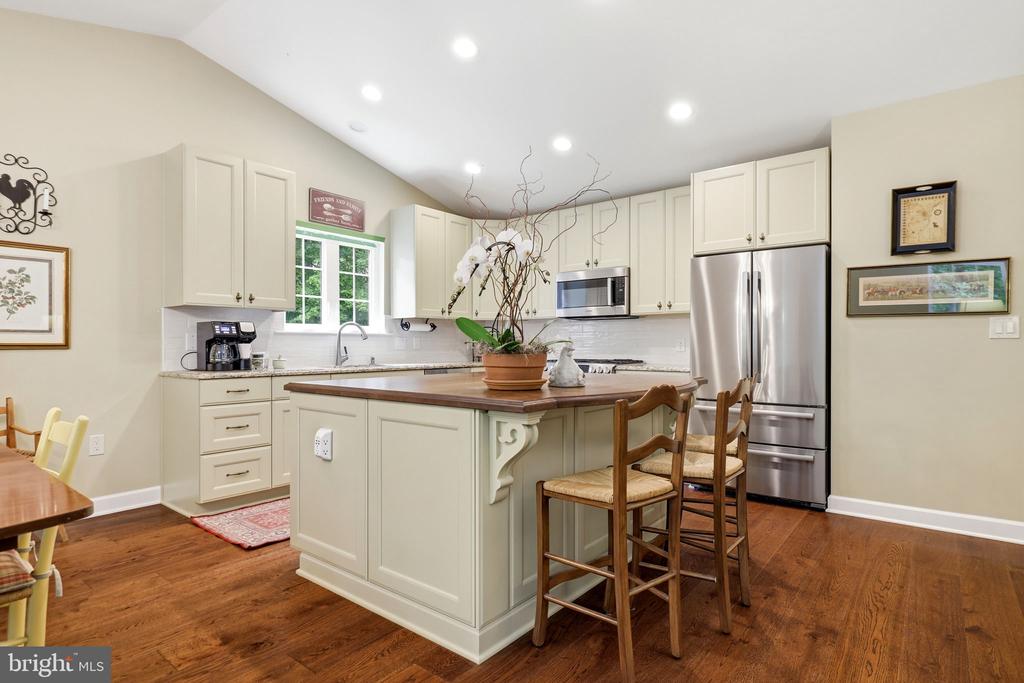 7039 ANTLER LANE