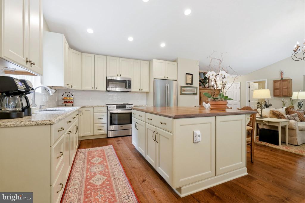 7039 ANTLER LANE