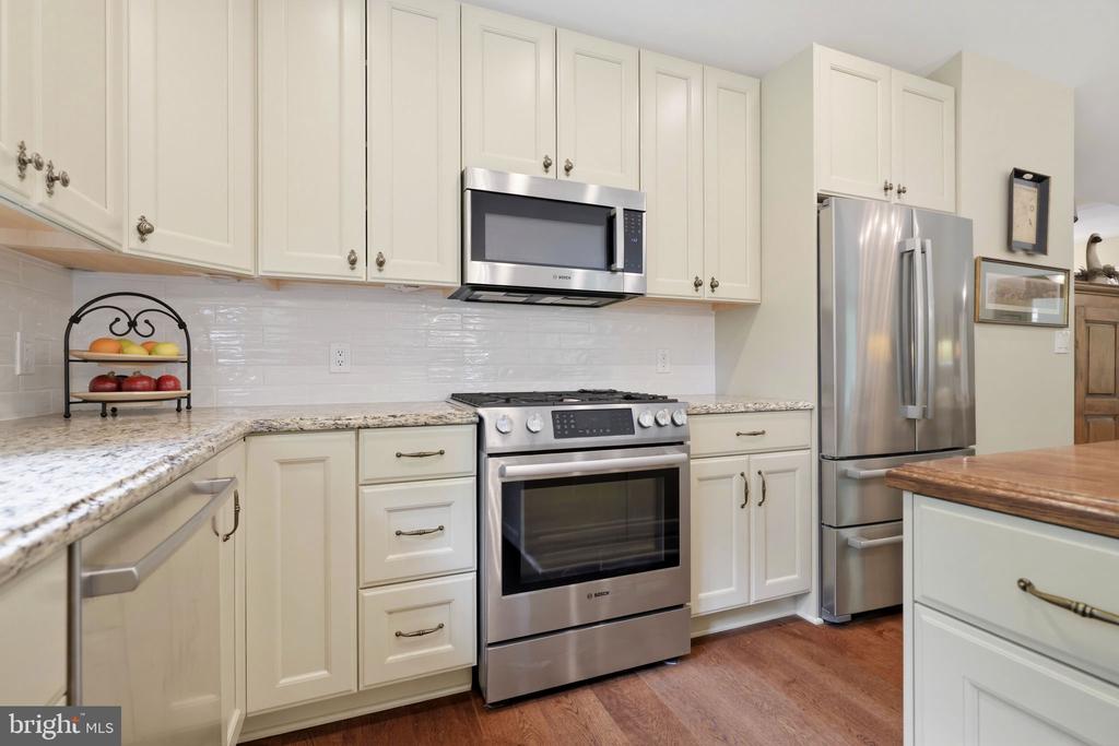 7039 ANTLER LANE