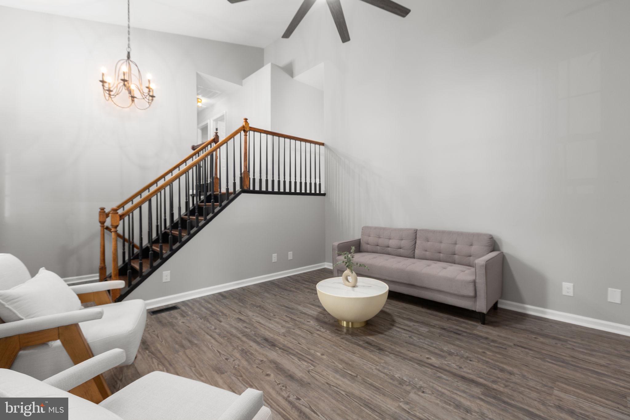 1125 OAKLAND DRIVE
