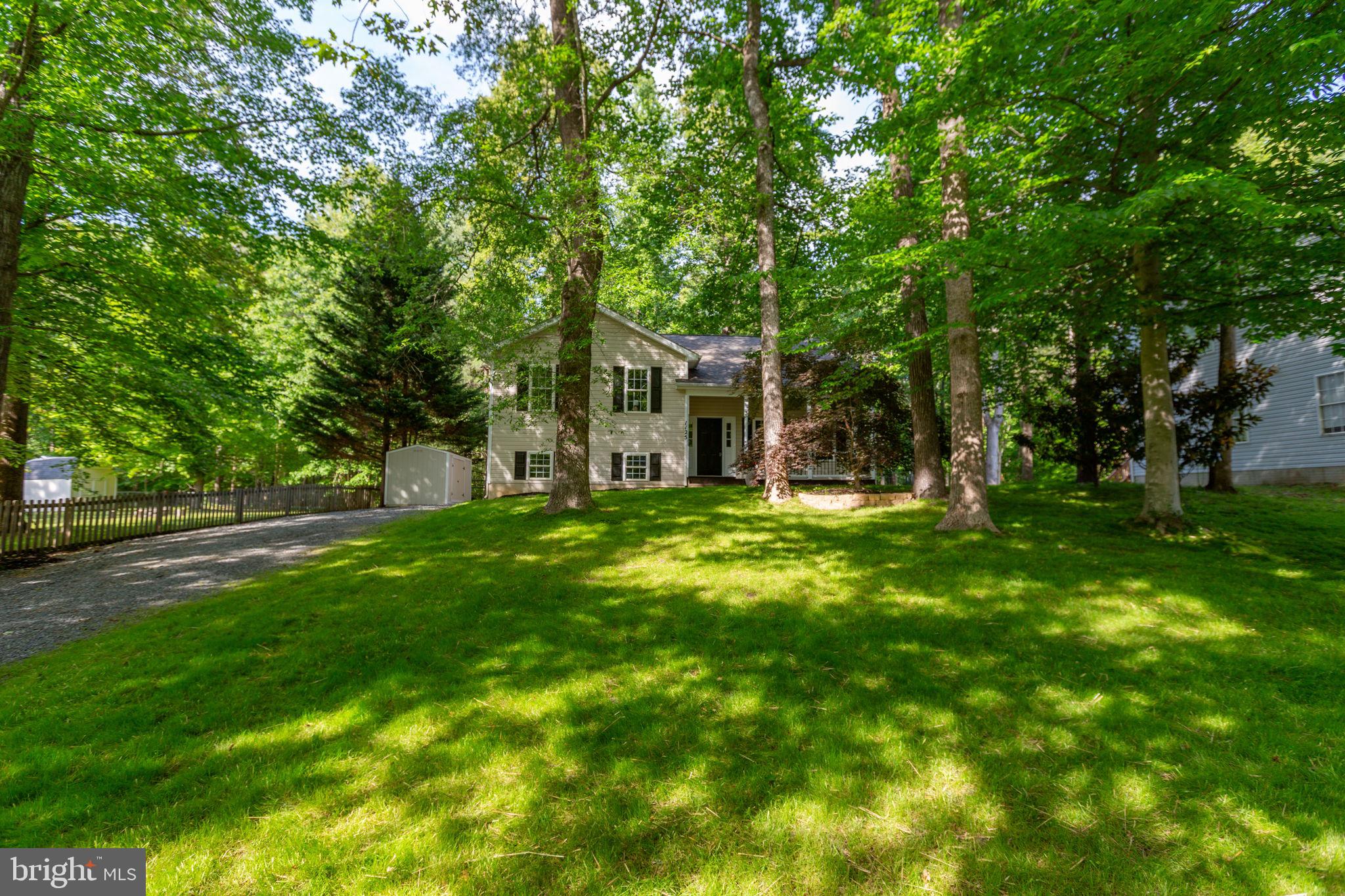 1125 OAKLAND DRIVE