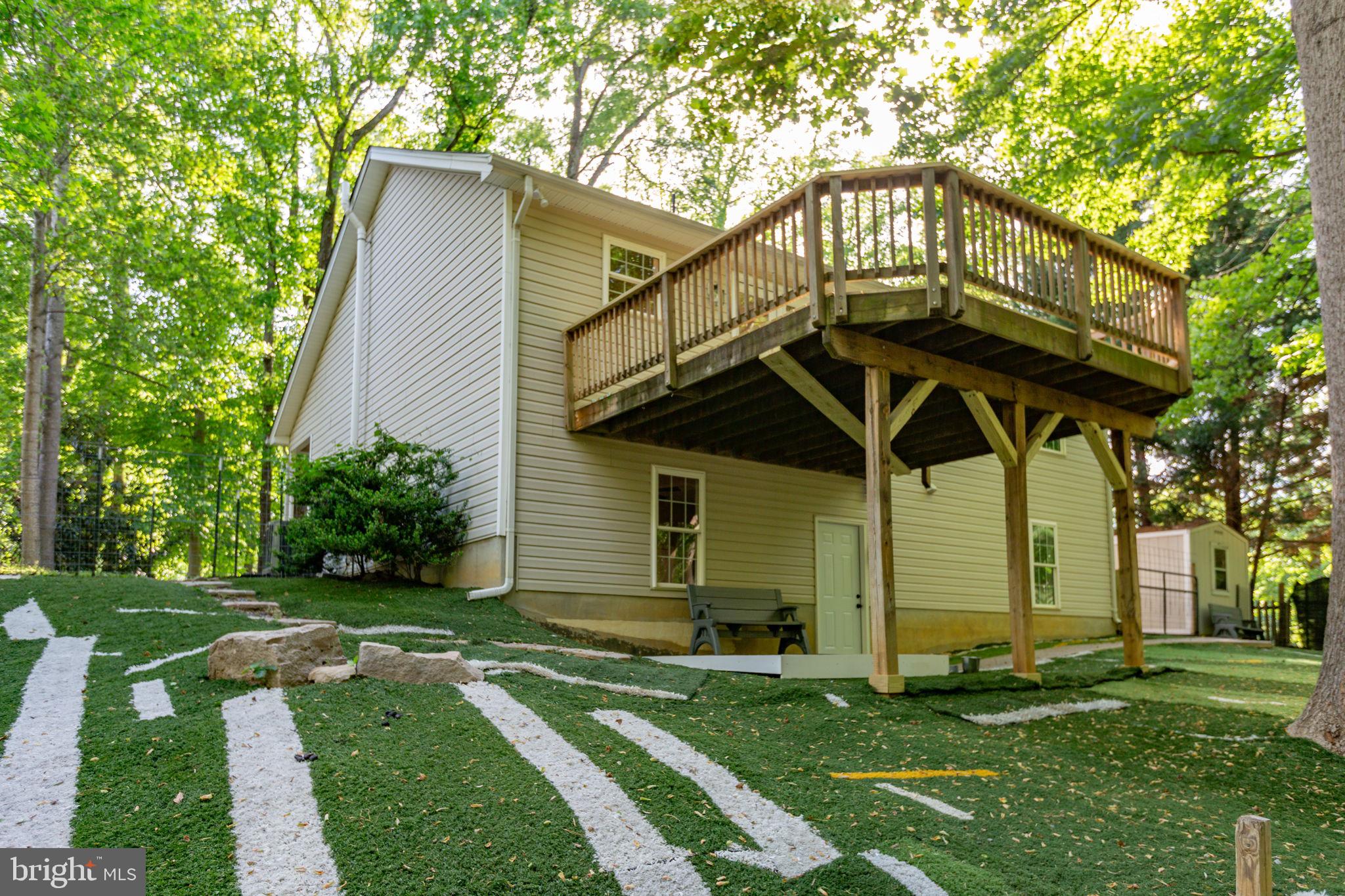 1125 OAKLAND DRIVE