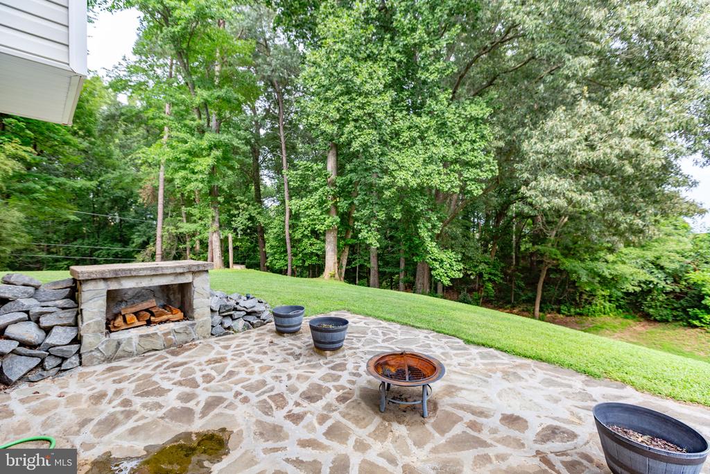 5423 WINDSOR DRIVE