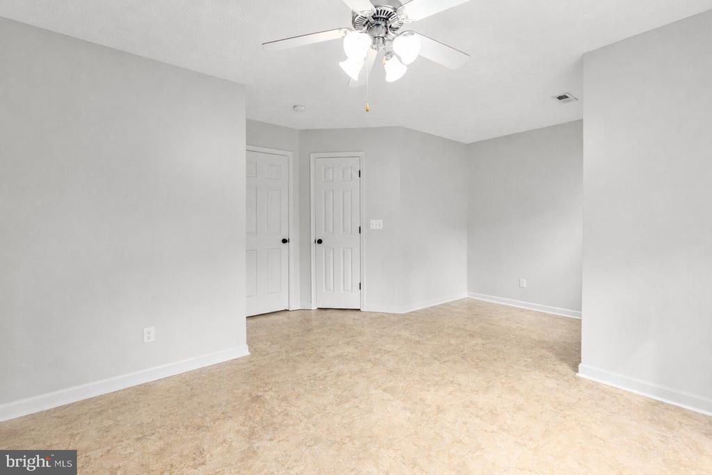 5423 WINDSOR DRIVE