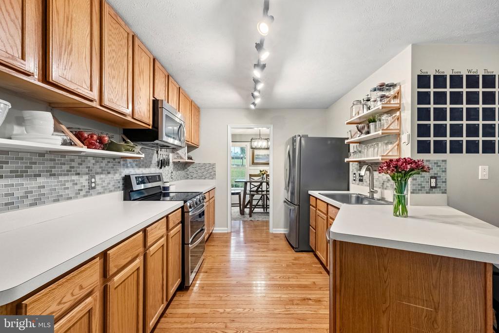 8427 TOMPKINS DRIVE