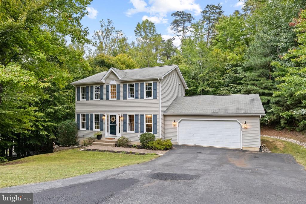 8427 TOMPKINS DRIVE