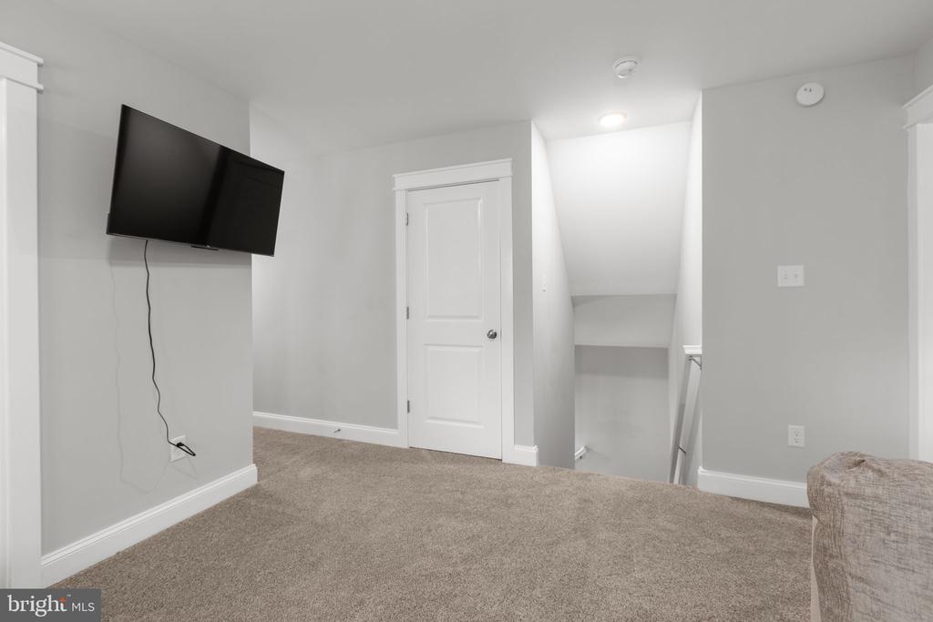 40 ALEXANDRA CIRCLE