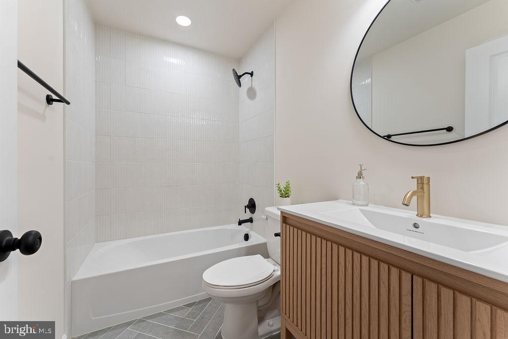 224 EDGEWOOD DRIVE